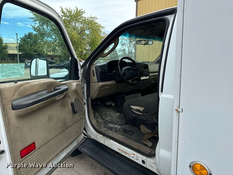 image for item DV5946 2007 Ford F550 Super Duty XL  utility / service truck
