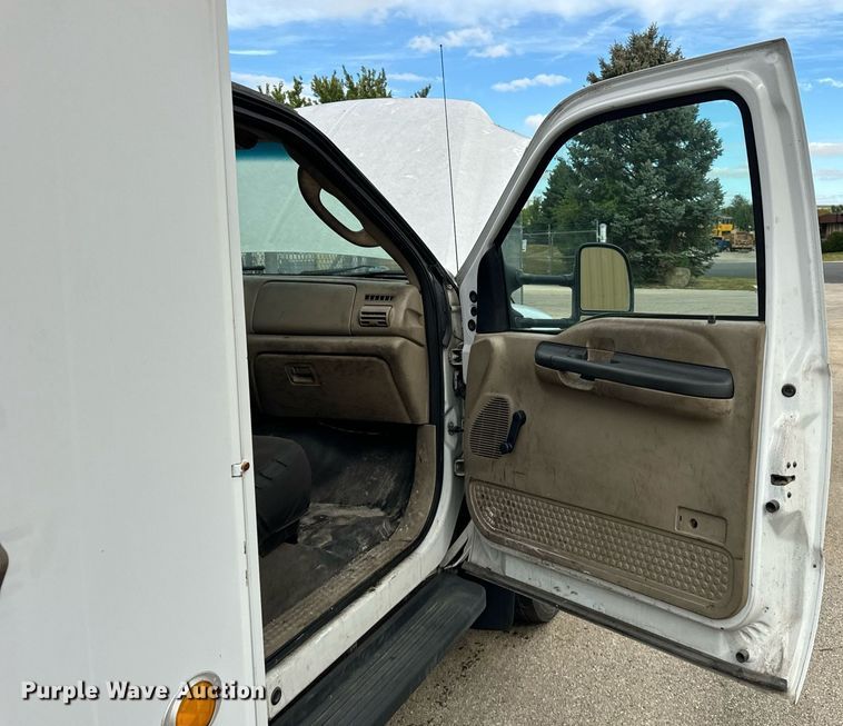 image for item DV5946 2007 Ford F550 Super Duty XL  utility / service truck