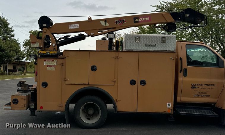 image for item DV5947 2008 GMC C5500 utility / service truck