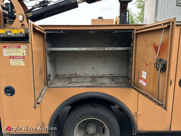 image for item DV5947 2008 GMC C5500 utility / service truck