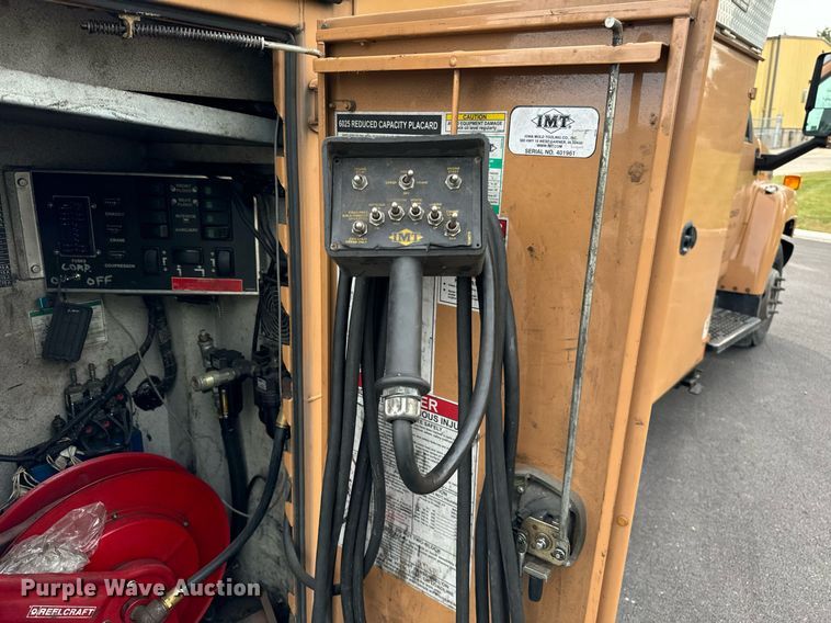 image for item DV5947 2008 GMC C5500 utility / service truck