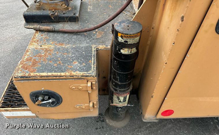 image for item DV5947 2008 GMC C5500 utility / service truck