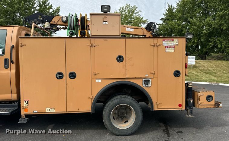 image for item DV5947 2008 GMC C5500 utility / service truck