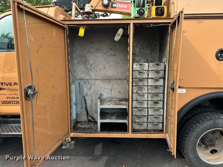 image for item DV5947 2008 GMC C5500 utility / service truck