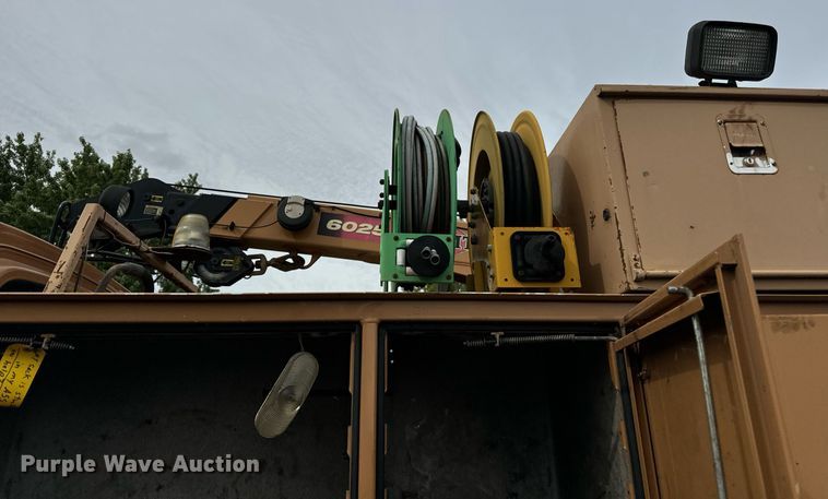 image for item DV5947 2008 GMC C5500 utility / service truck