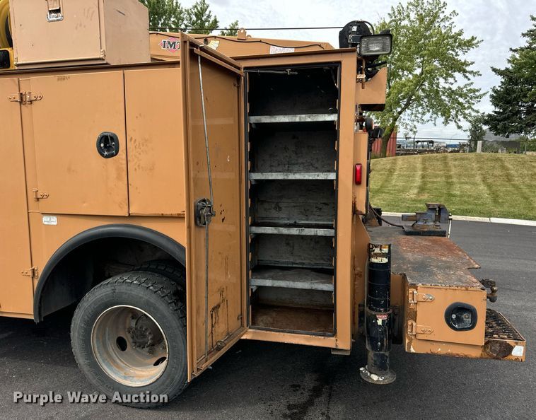 image for item DV5947 2008 GMC C5500 utility / service truck