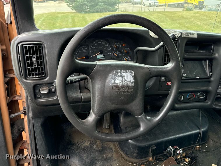 image for item DV5947 2008 GMC C5500 utility / service truck