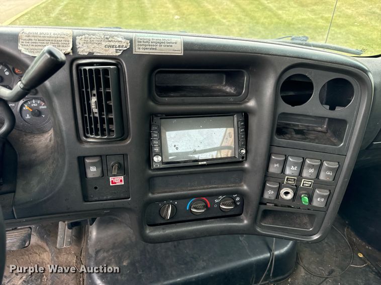 image for item DV5947 2008 GMC C5500 utility / service truck