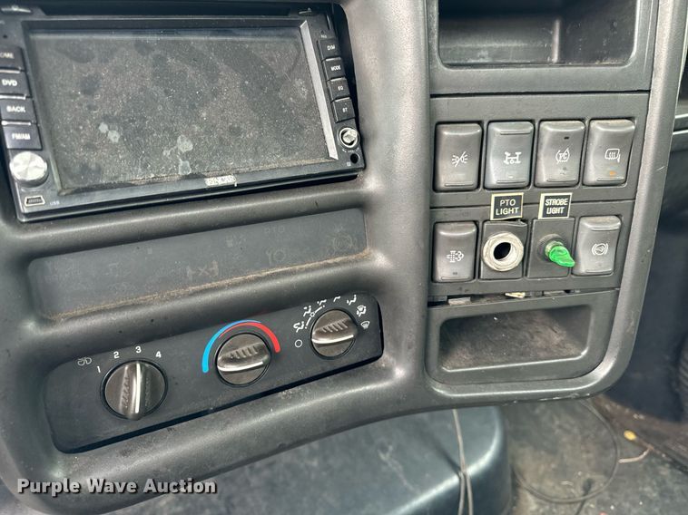 image for item DV5947 2008 GMC C5500 utility / service truck