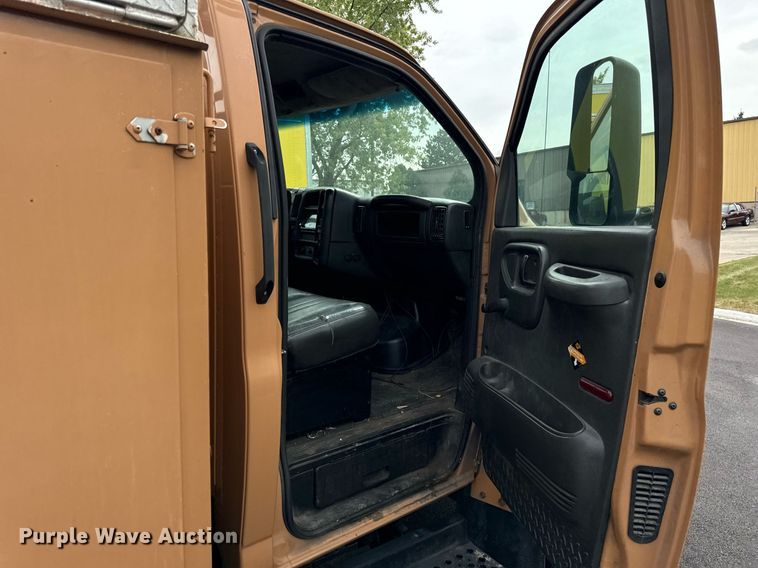 image for item DV5947 2008 GMC C5500 utility / service truck