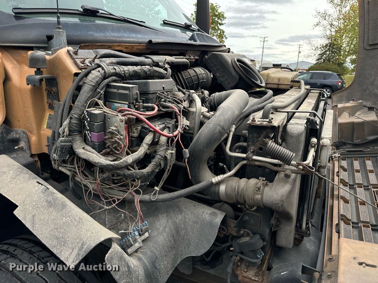 image for item DV5947 2008 GMC C5500 utility / service truck