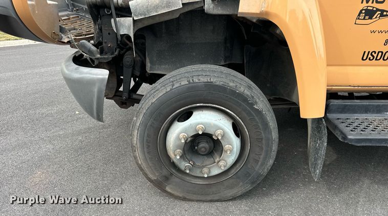 image for item DV5947 2008 GMC C5500 utility / service truck