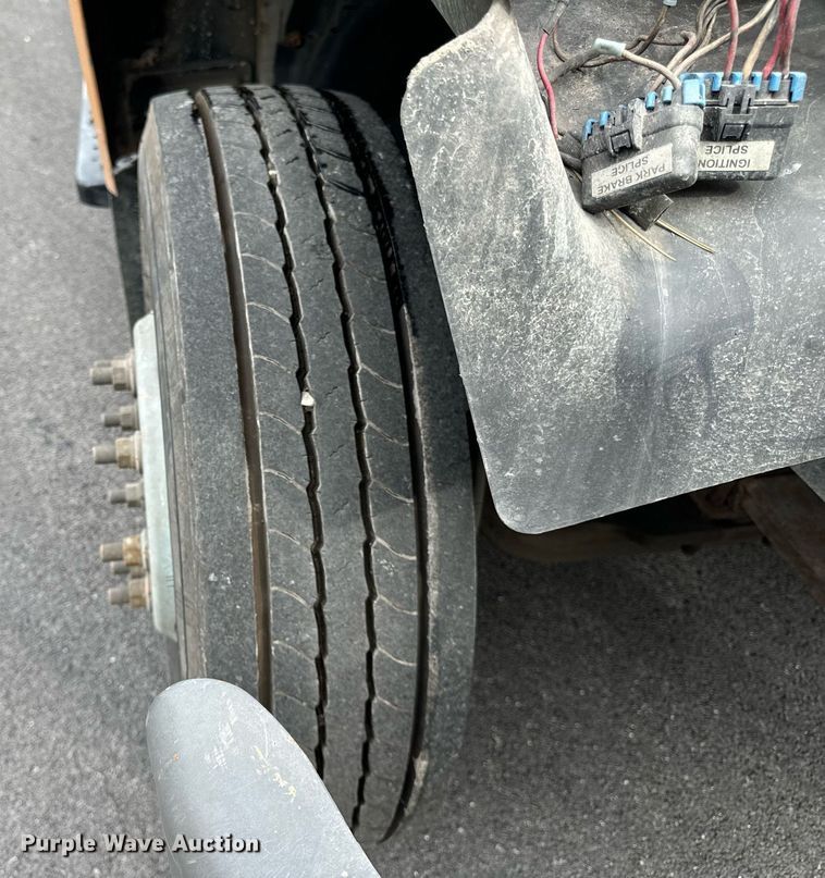 image for item DV5947 2008 GMC C5500 utility / service truck