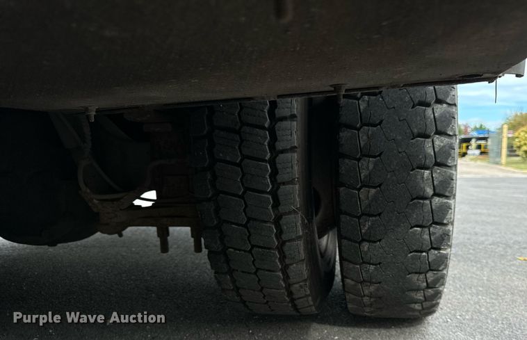 image for item DV5947 2008 GMC C5500 utility / service truck