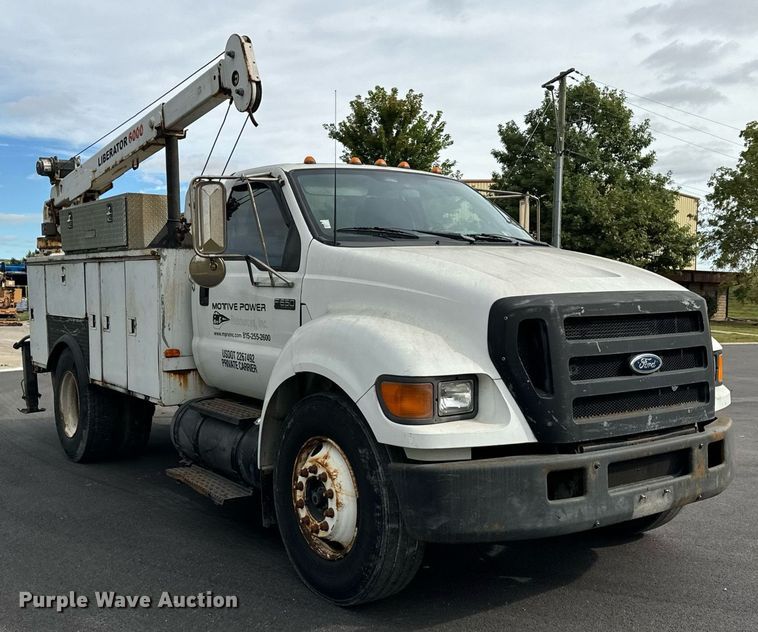 image for item DV5948 2004 Ford  F650 Super Duty  XL  utility / service truck
