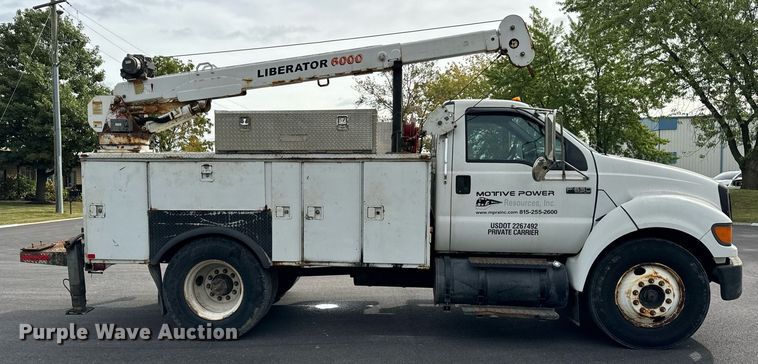 image for item DV5948 2004 Ford  F650 Super Duty  XL  utility / service truck