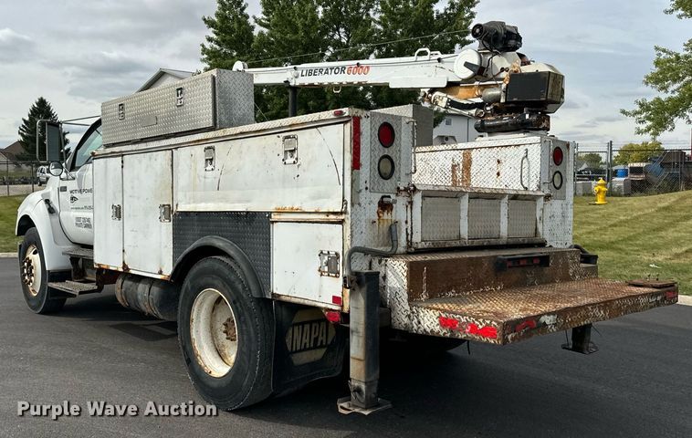 image for item DV5948 2004 Ford  F650 Super Duty  XL  utility / service truck