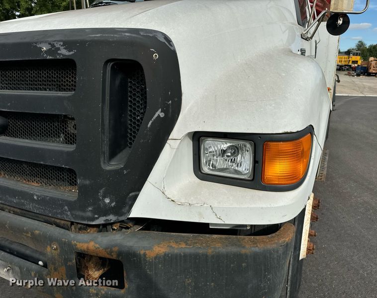 image for item DV5948 2004 Ford  F650 Super Duty  XL  utility / service truck