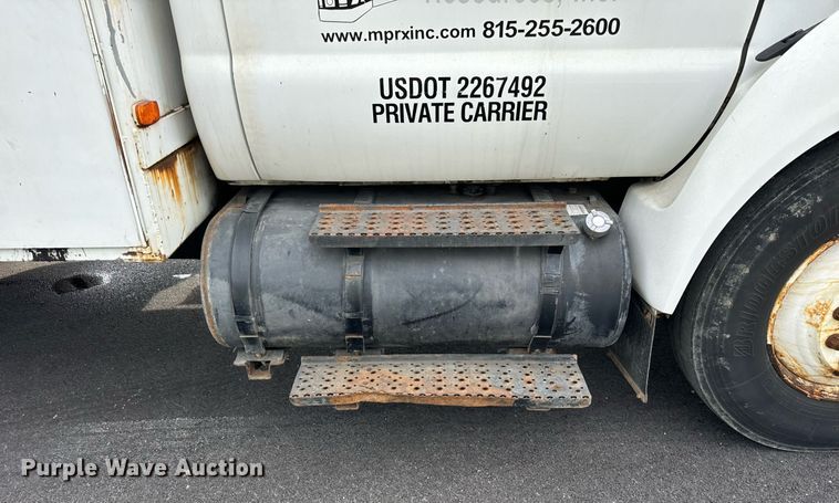 image for item DV5948 2004 Ford  F650 Super Duty  XL  utility / service truck