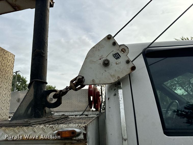 image for item DV5948 2004 Ford  F650 Super Duty  XL  utility / service truck