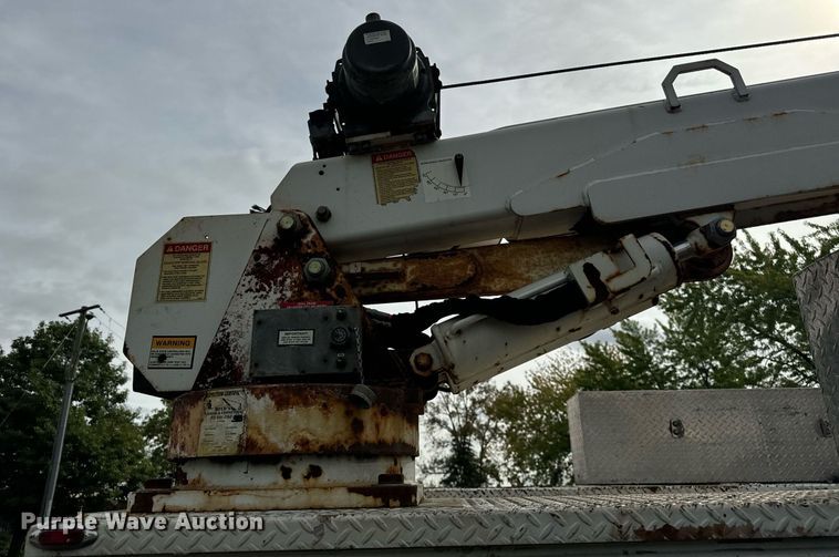 image for item DV5948 2004 Ford  F650 Super Duty  XL  utility / service truck