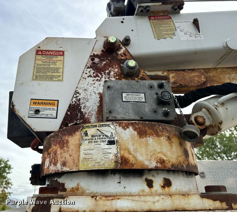 image for item DV5948 2004 Ford  F650 Super Duty  XL  utility / service truck