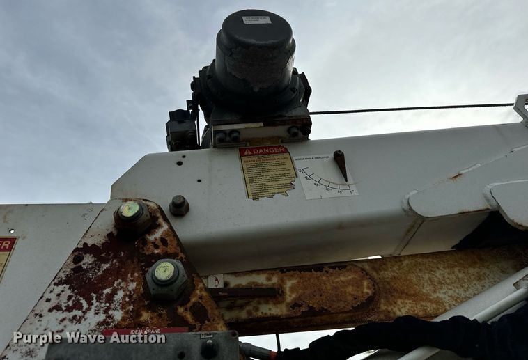 image for item DV5948 2004 Ford  F650 Super Duty  XL  utility / service truck