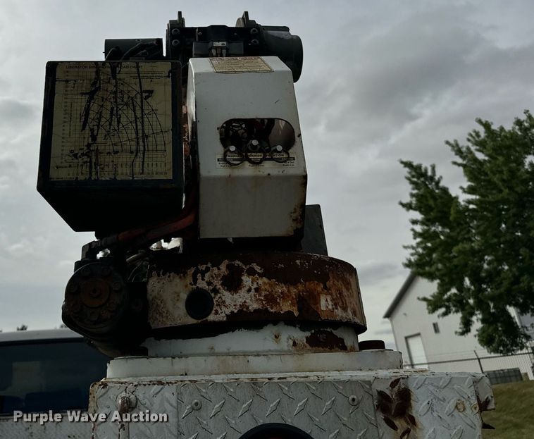 image for item DV5948 2004 Ford  F650 Super Duty  XL  utility / service truck