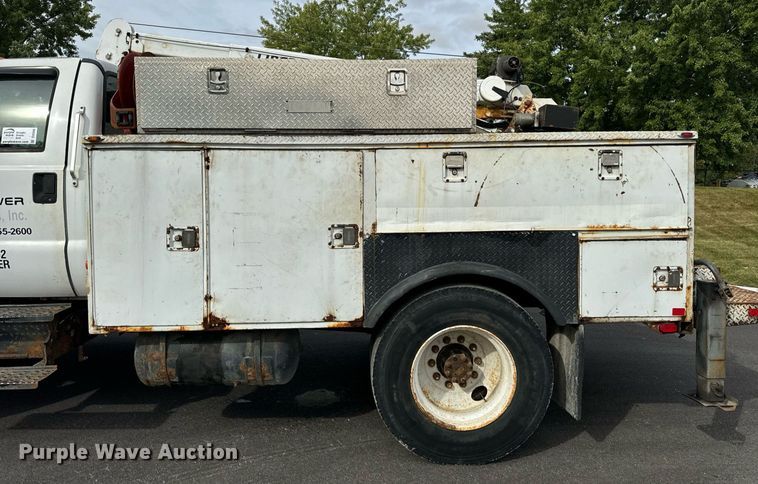 image for item DV5948 2004 Ford  F650 Super Duty  XL  utility / service truck