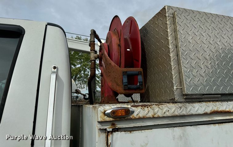 image for item DV5948 2004 Ford  F650 Super Duty  XL  utility / service truck