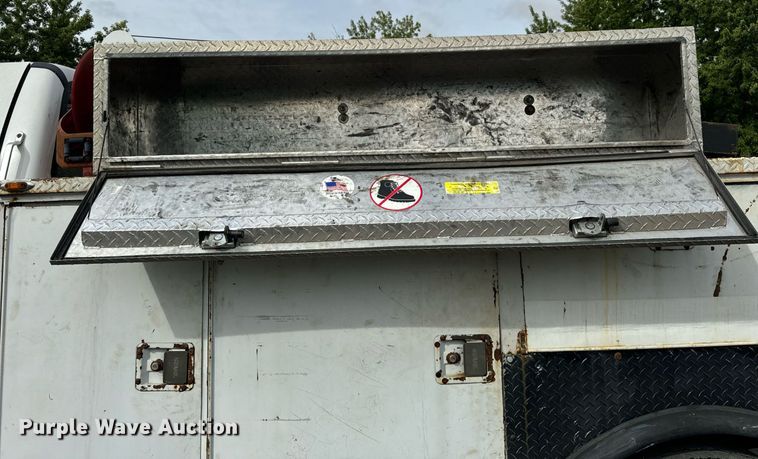 image for item DV5948 2004 Ford  F650 Super Duty  XL  utility / service truck