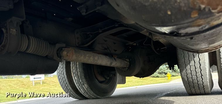 image for item DV5948 2004 Ford  F650 Super Duty  XL  utility / service truck