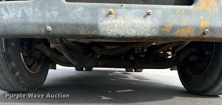 image for item DV5948 2004 Ford  F650 Super Duty  XL  utility / service truck