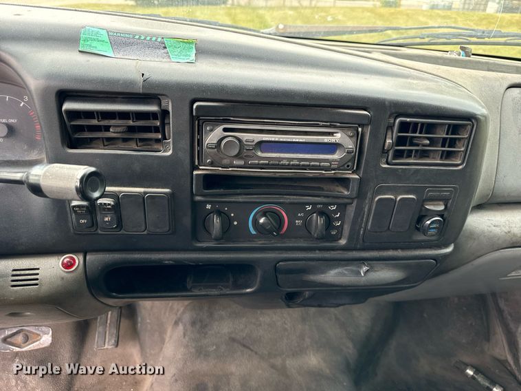 image for item DV5948 2004 Ford  F650 Super Duty  XL  utility / service truck