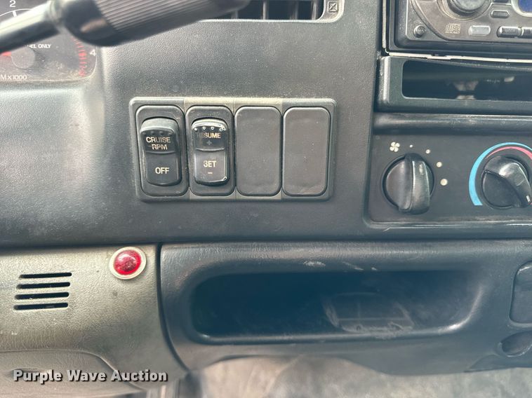 image for item DV5948 2004 Ford  F650 Super Duty  XL  utility / service truck