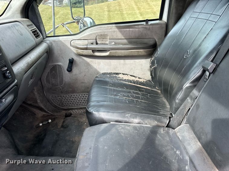 image for item DV5948 2004 Ford  F650 Super Duty  XL  utility / service truck