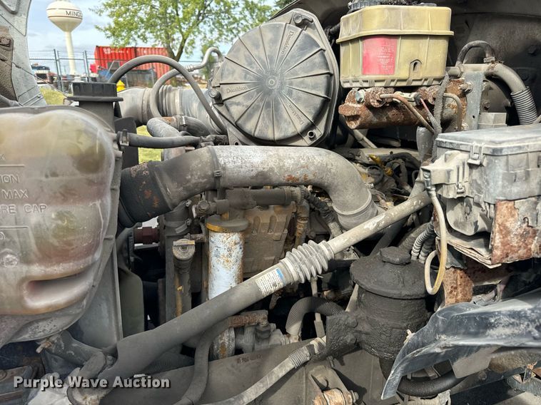 image for item DV5948 2004 Ford  F650 Super Duty  XL  utility / service truck