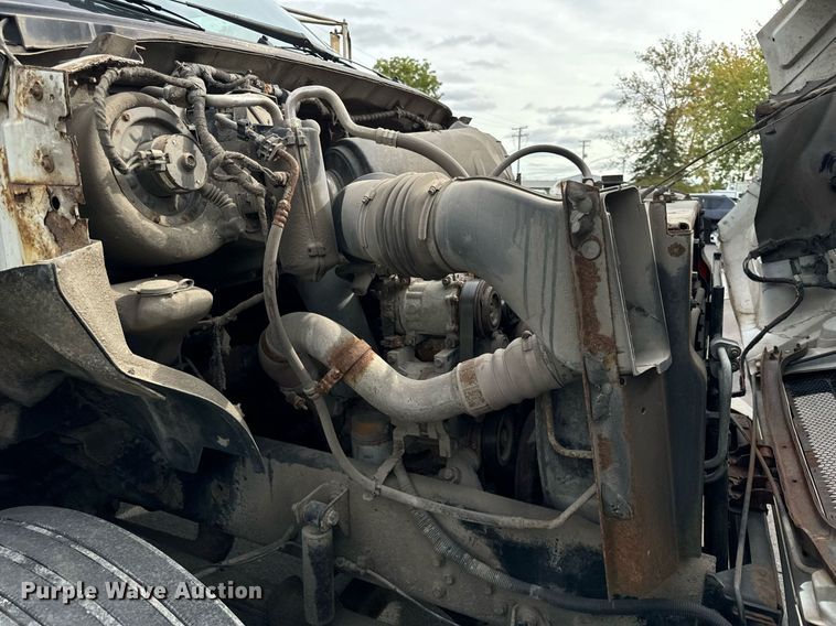 image for item DV5948 2004 Ford  F650 Super Duty  XL  utility / service truck