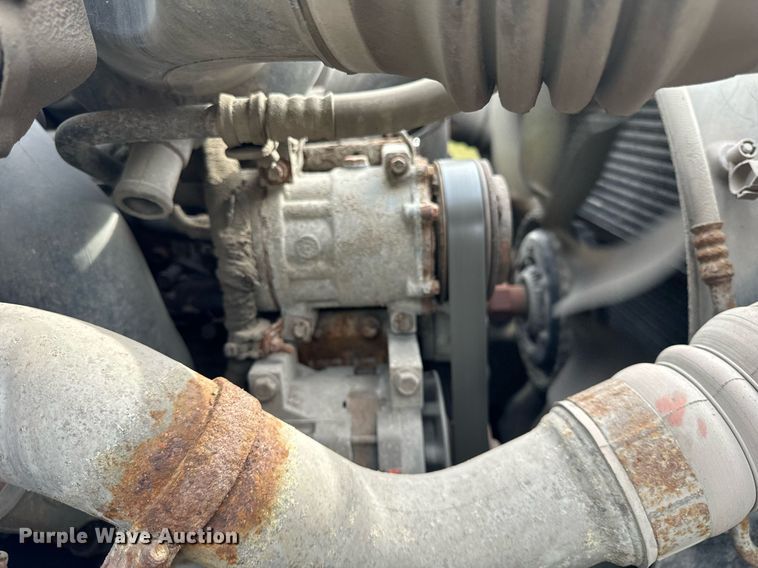 image for item DV5948 2004 Ford  F650 Super Duty  XL  utility / service truck