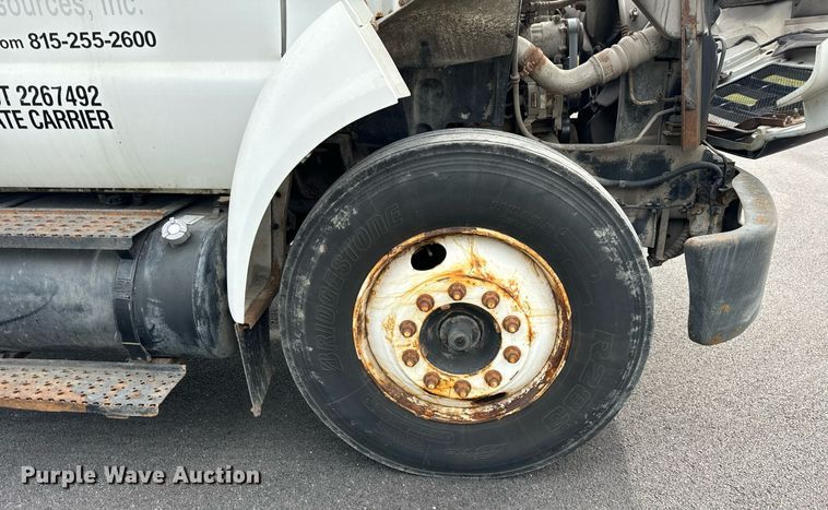 image for item DV5948 2004 Ford  F650 Super Duty  XL  utility / service truck