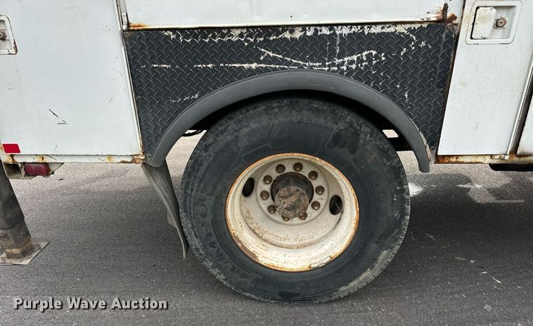 image for item DV5948 2004 Ford  F650 Super Duty  XL  utility / service truck