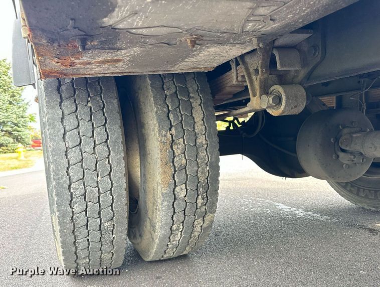 image for item DV5948 2004 Ford  F650 Super Duty  XL  utility / service truck