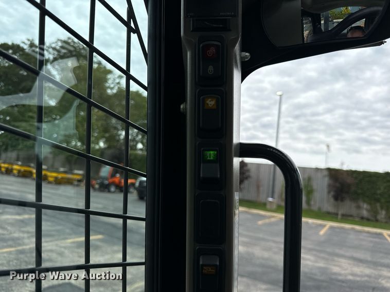 image for item DV5950 2016 Case SV280 skid steer loader