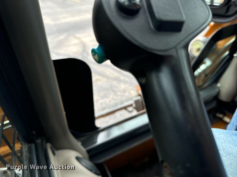 image for item DV5950 2016 Case SV280 skid steer loader