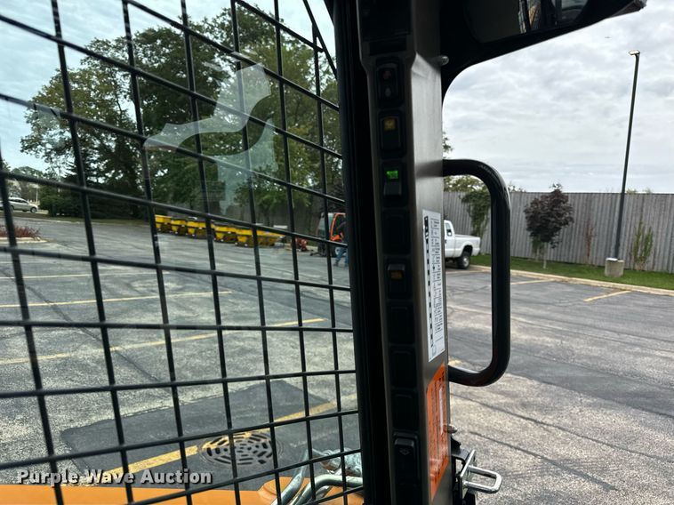 image for item DV5950 2016 Case SV280 skid steer loader