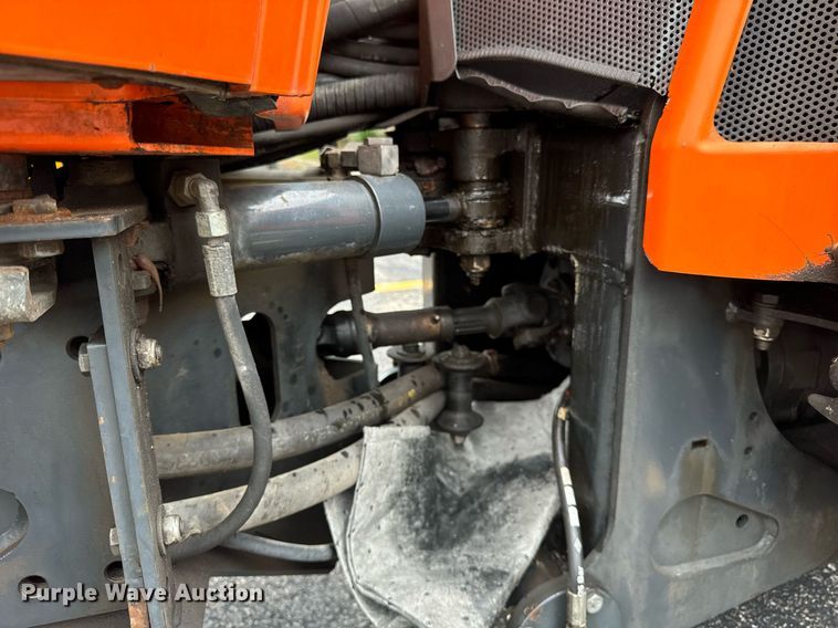 image for item DV5952 Holder C480 municipal tractor