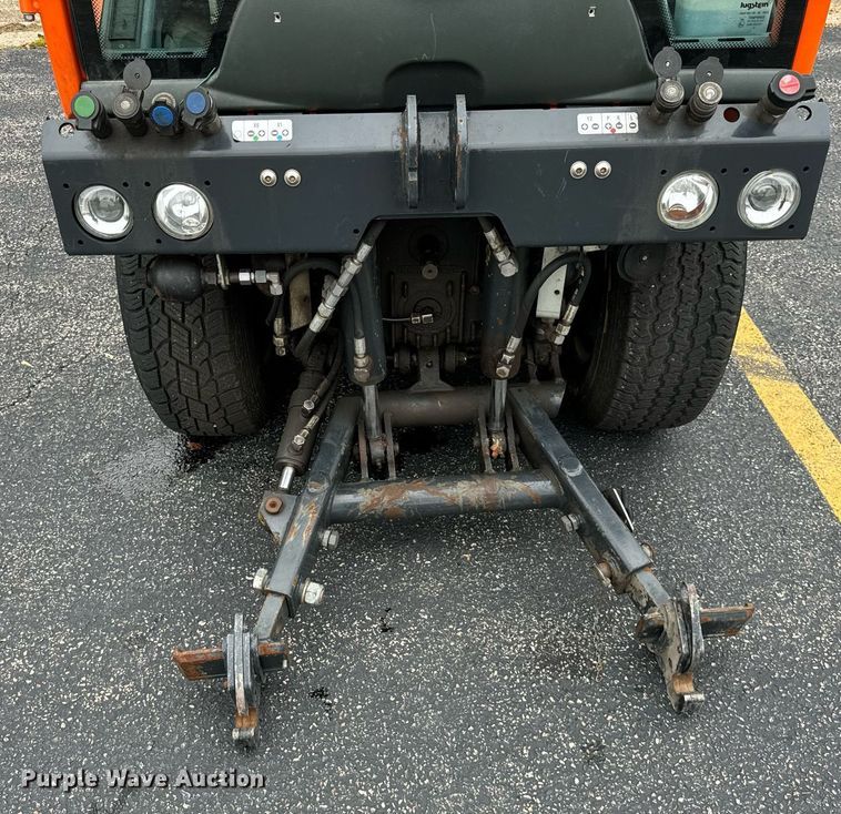 image for item DV5952 Holder C480 municipal tractor