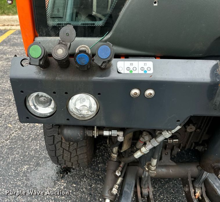 image for item DV5952 Holder C480 municipal tractor