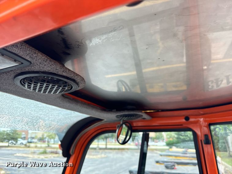 image for item DV5952 Holder C480 municipal tractor