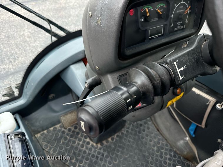 image for item DV5952 Holder C480 municipal tractor